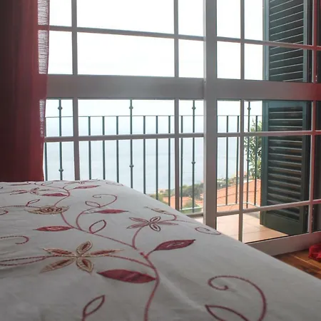 Sea View Retreat *